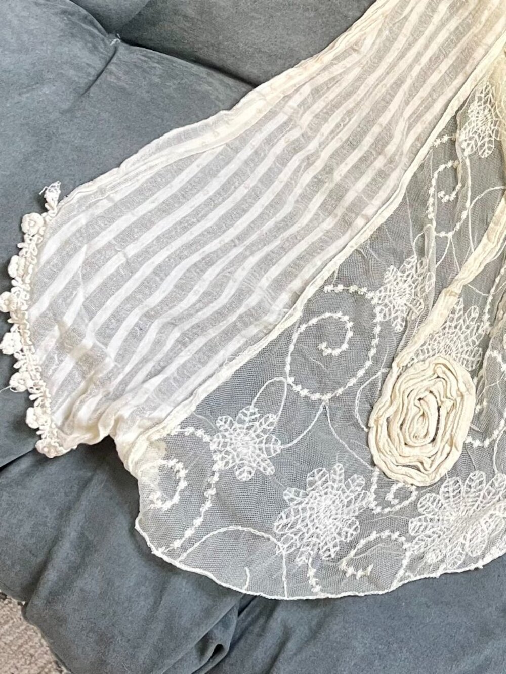 Vintage White Lace Scarf/Shawl/Wrap - Picture 4 of 6